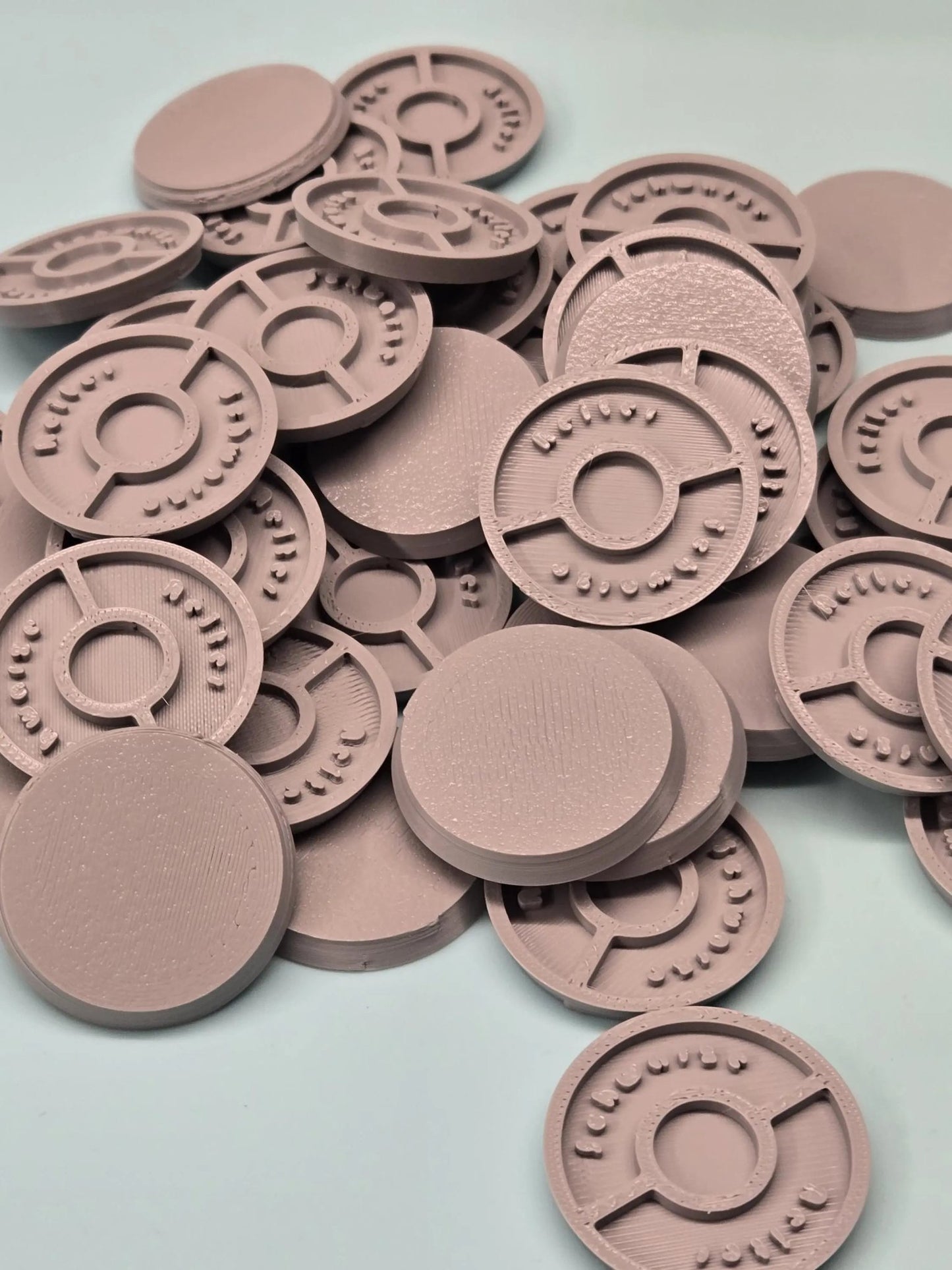 32mm Magnetic Round Bases for Miniatures, STL Printed Bases, Mini Bases, Magnetic, PLA Bases, 2mm bracing - DelsBricks Toys & CollectiblesMagnetic FDM BasesDelsBricks Toys & CollectiblesMega Diamonds & Schwartzreiter Mini Forge
