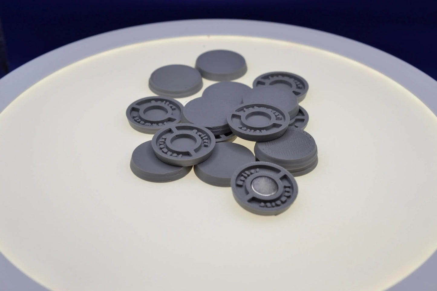 28mm Magnet Compatible Bases for Miniatures, NO Magnets Included, STL Printed Bases, Mini Bases, Magnetic, PLA Bases, 2mm bracing - DelsBricks Toys & CollectiblesMagnetic FDM BasesDelsBricks Toys & CollectiblesMega Diamonds & Schwartzreiter Mini Forge