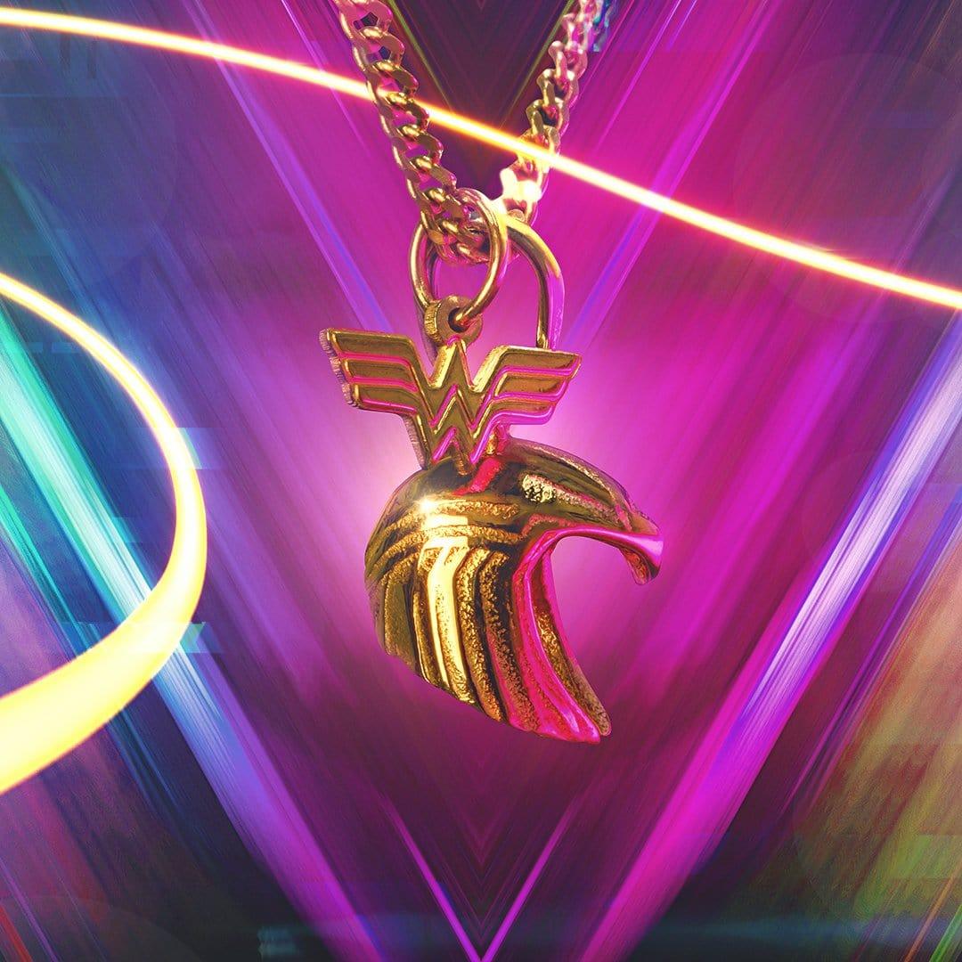 DC Comics™ Golden Armor Pendant - DelsBricks Toys & CollectiblesPendantDelsBricks Toys & CollectiblesMISTERVERSE