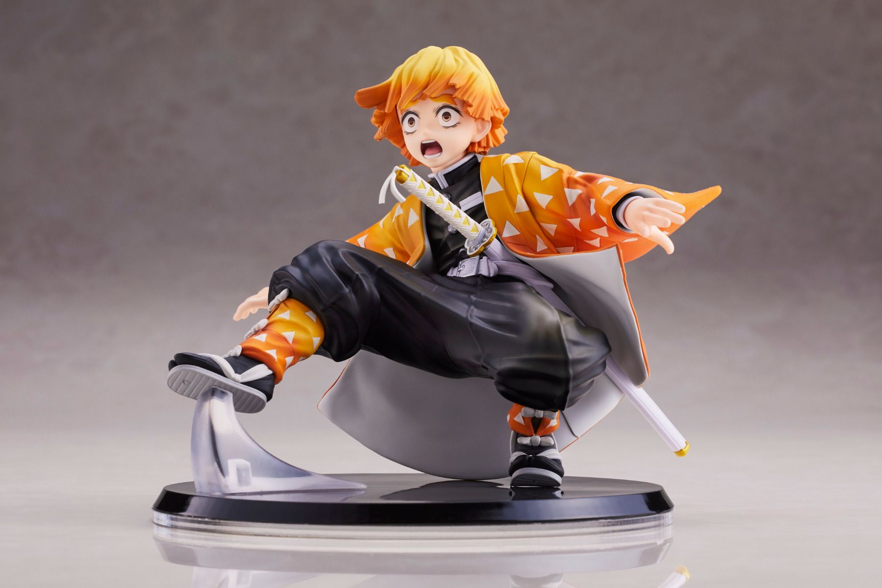 Demon Slayer Kimetsu no Yaiba: Zenitsu Agatsuma 1/8 Scale Figure by Aniplex - DelsBricks Toys & CollectiblesFiguresDelsBricks Toys & CollectiblesSuper Anime Store
