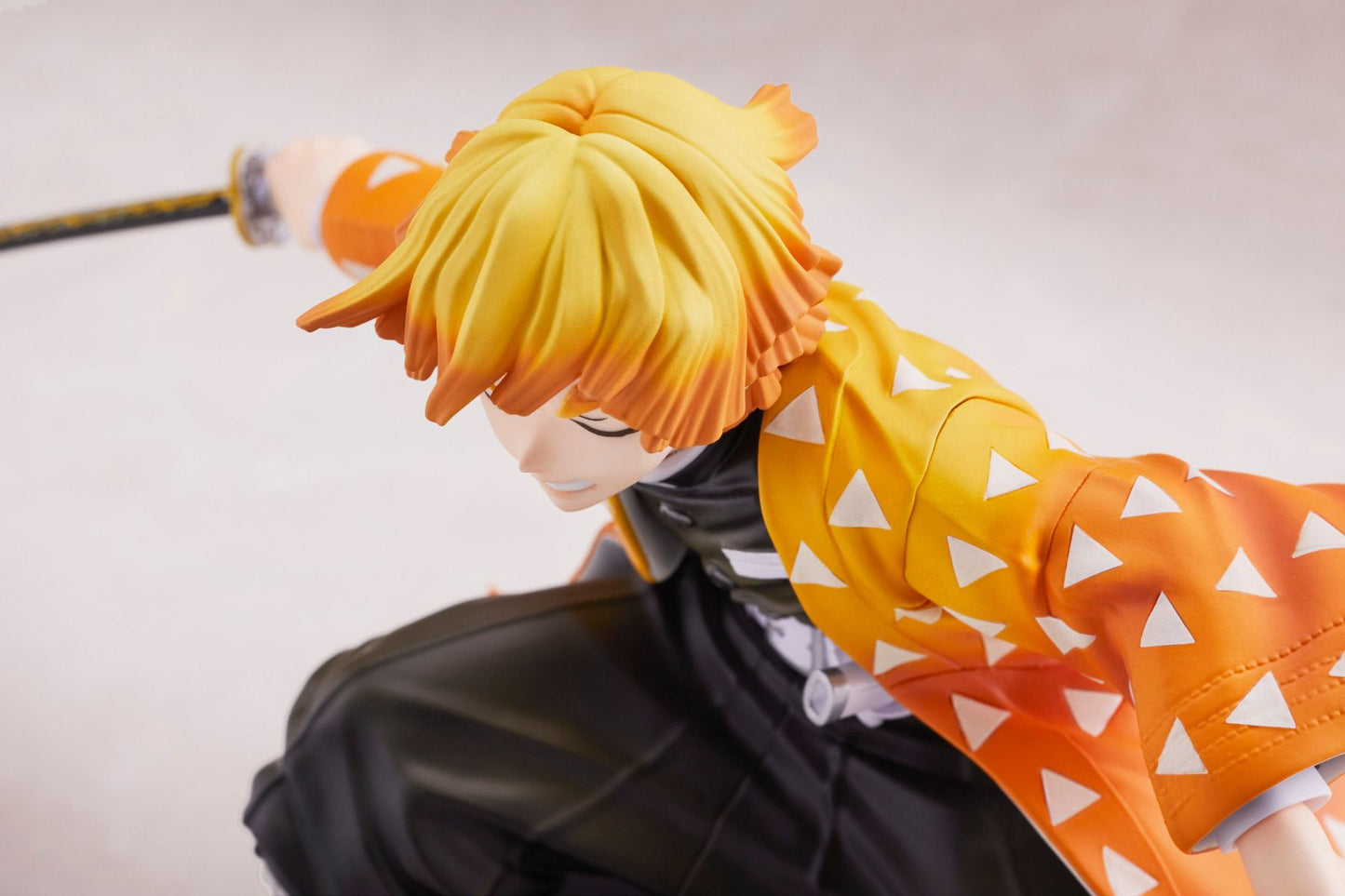 Demon Slayer Kimetsu no Yaiba: Zenitsu Agatsuma 1/8 Scale Figure by Aniplex - DelsBricks Toys & CollectiblesFiguresDelsBricks Toys & CollectiblesSuper Anime Store
