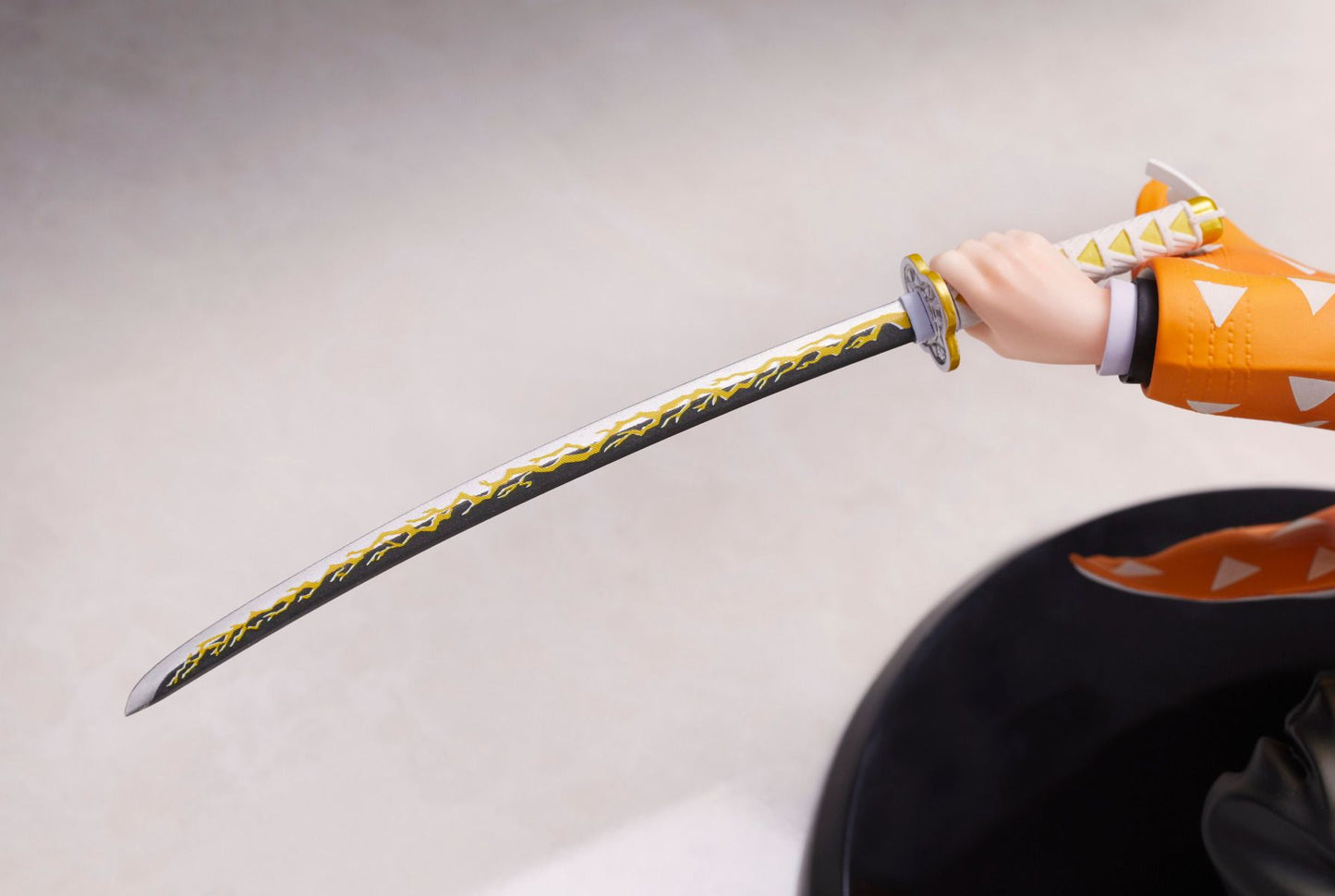 Demon Slayer Kimetsu no Yaiba: Zenitsu Agatsuma 1/8 Scale Figure by Aniplex - DelsBricks Toys & CollectiblesFiguresDelsBricks Toys & CollectiblesSuper Anime Store