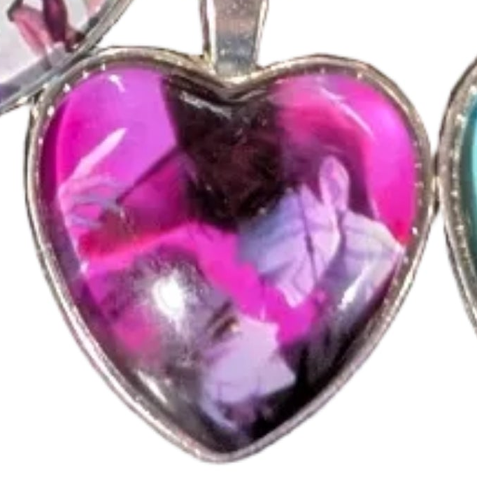 K - POP DEMON HUNTERS Heart Pendant Necklace – Character Art Collection - DelsBricks Toys & CollectiblesDelsBricks Toys & CollectiblesRalphie's Funhouse