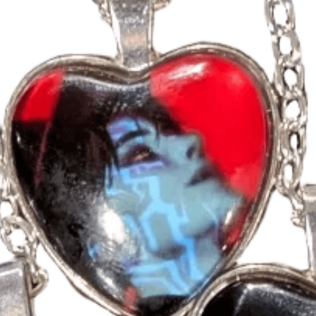 K - POP DEMON HUNTERS Heart Pendant Necklace – Character Art Collection - DelsBricks Toys & CollectiblesDelsBricks Toys & CollectiblesRalphie's Funhouse