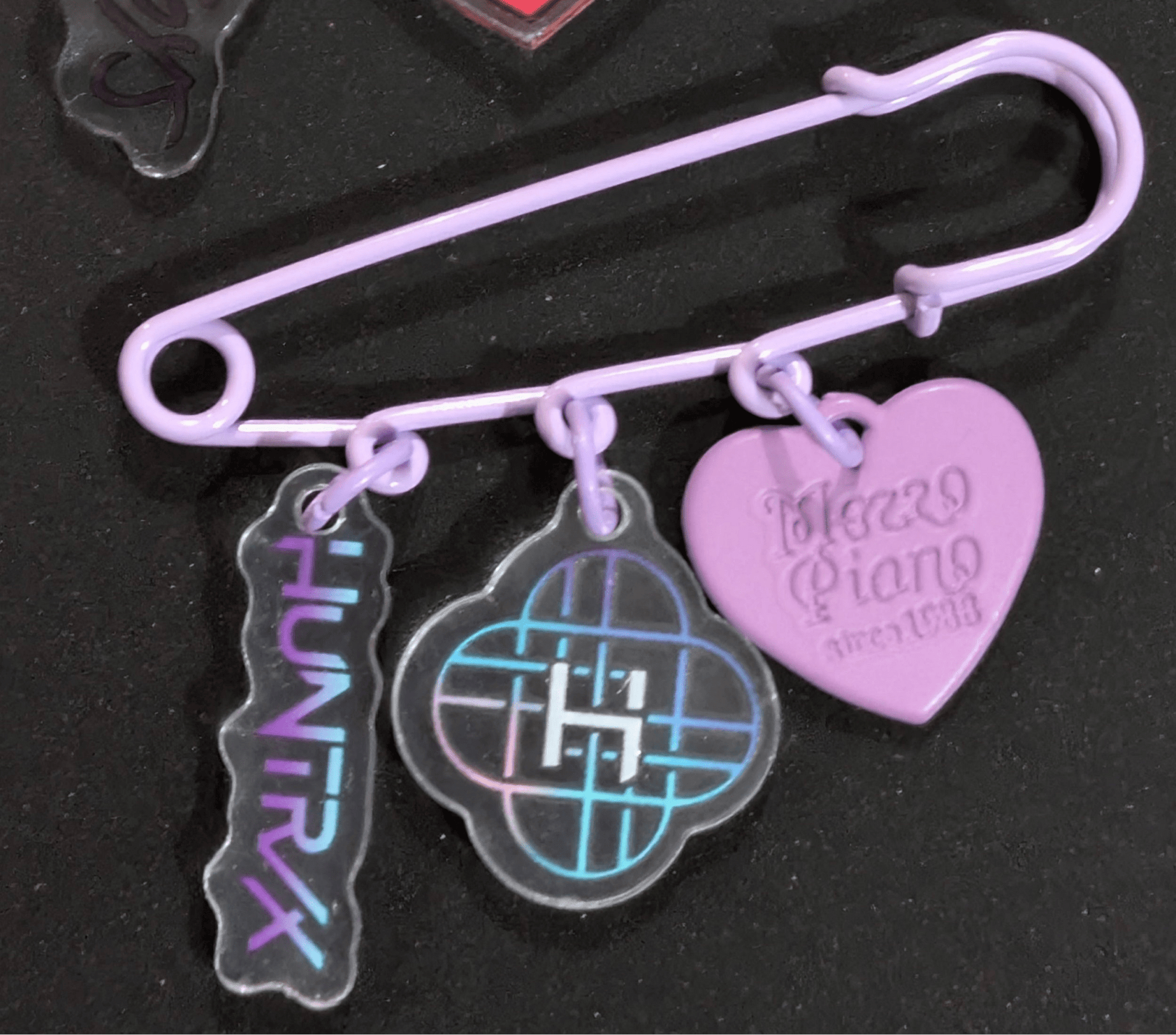 K - POP DEMON HUNTERS Safety Pin Charm - DelsBricks Toys & CollectiblesDelsBricks Toys & CollectiblesRalphie's Funhouse