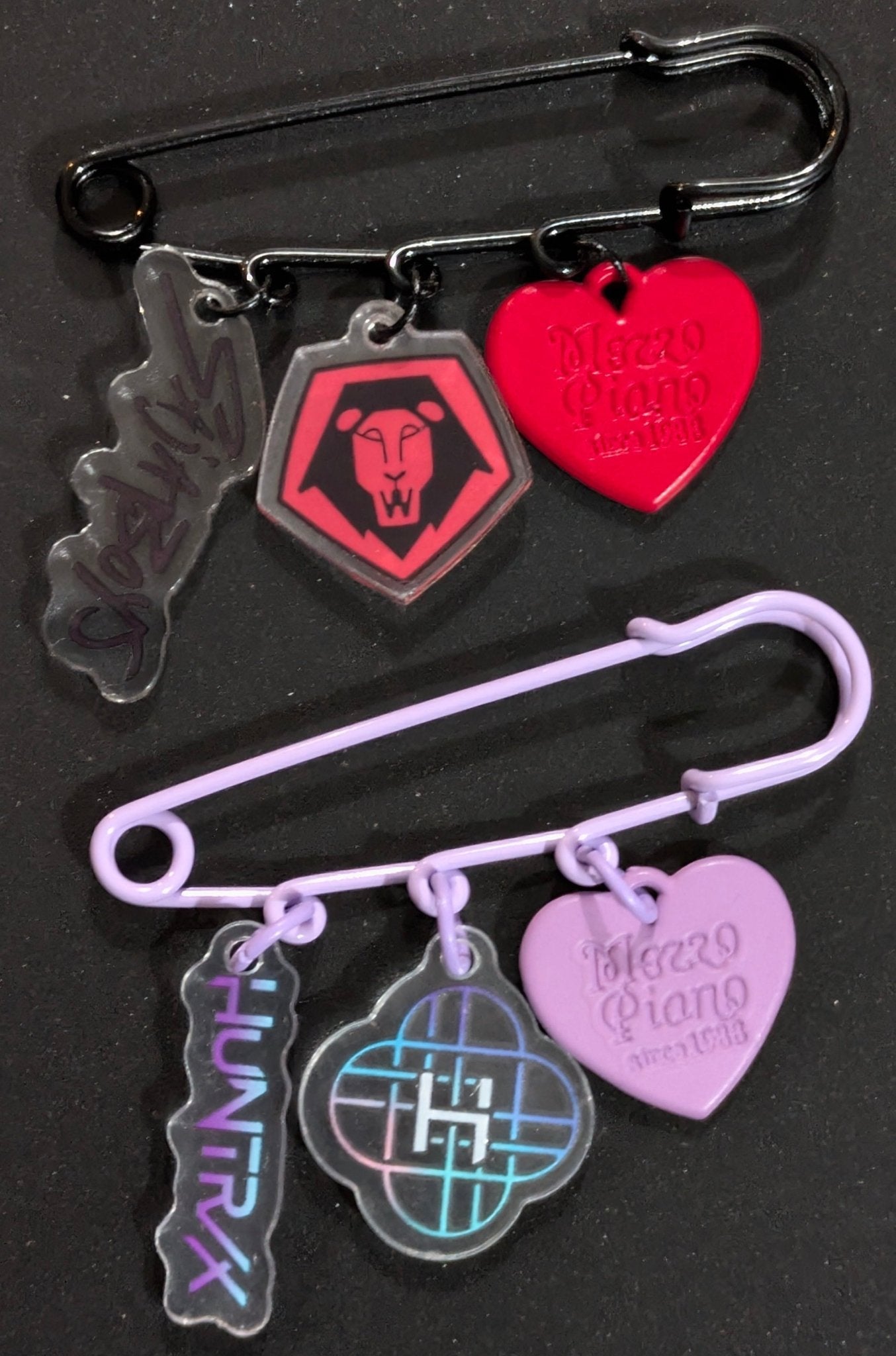 K - POP DEMON HUNTERS Safety Pin Charm - DelsBricks Toys & CollectiblesDelsBricks Toys & CollectiblesRalphie's Funhouse