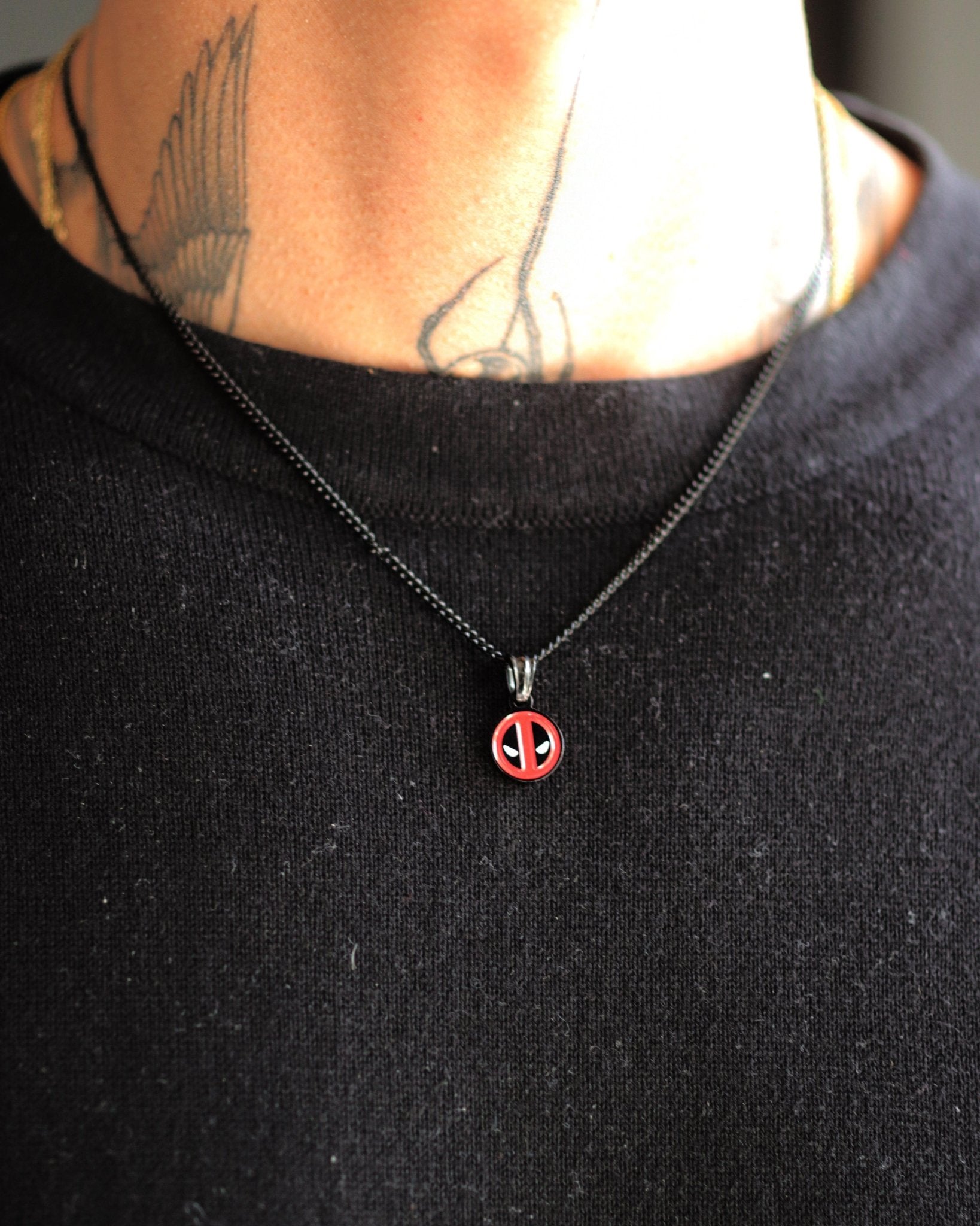 Marvel™ Deadpool Mask Pendant - DelsBricks Toys & CollectiblesPENDANTDelsBricks Toys & CollectiblesMISTERVERSE