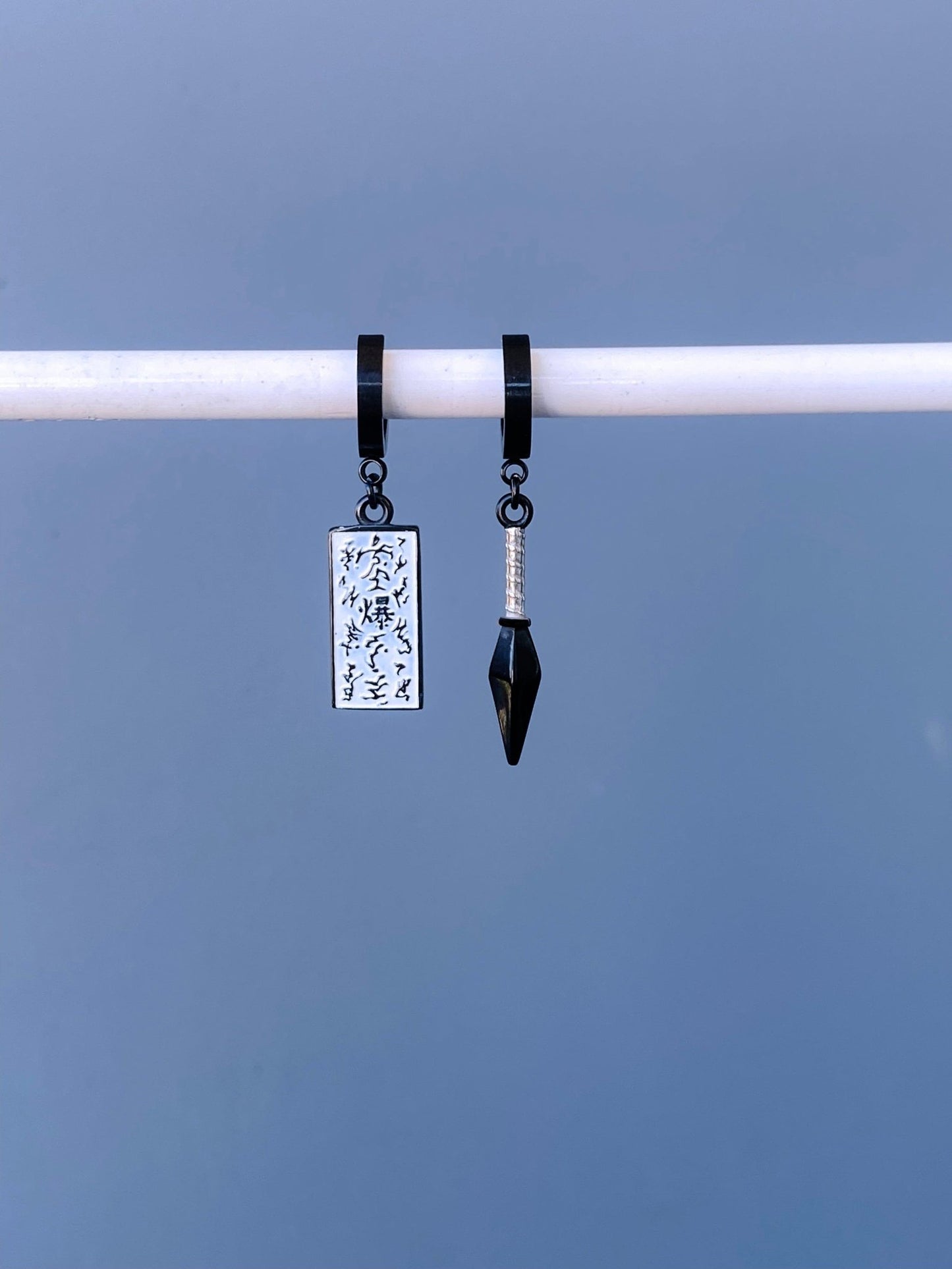 Naruto™ Paper Bomb Kunai Earrings - DelsBricks Toys & CollectiblesEARRINGDelsBricks Toys & CollectiblesMISTERVERSE