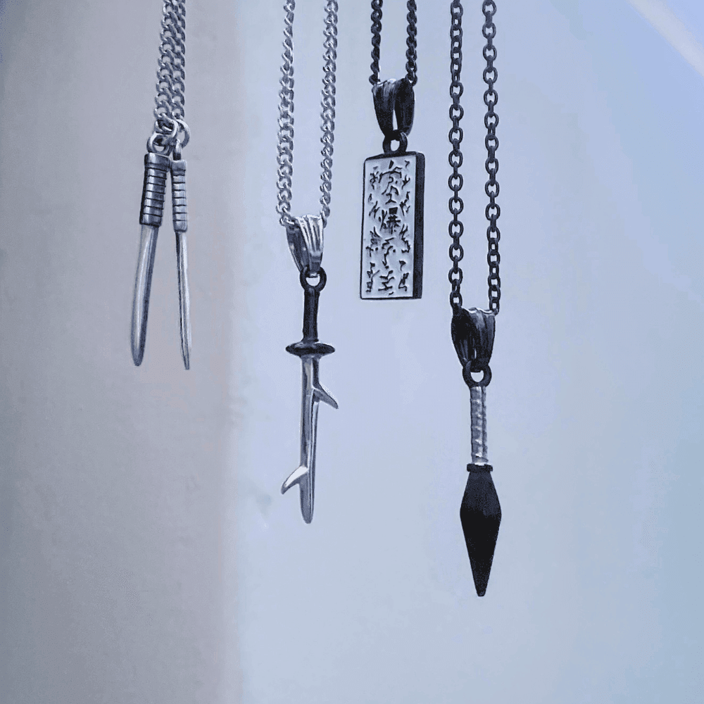 Naruto™ Paper Bomb Kunai Pendant - DelsBricks Toys & CollectiblesPENDANTDelsBricks Toys & CollectiblesMISTERVERSE