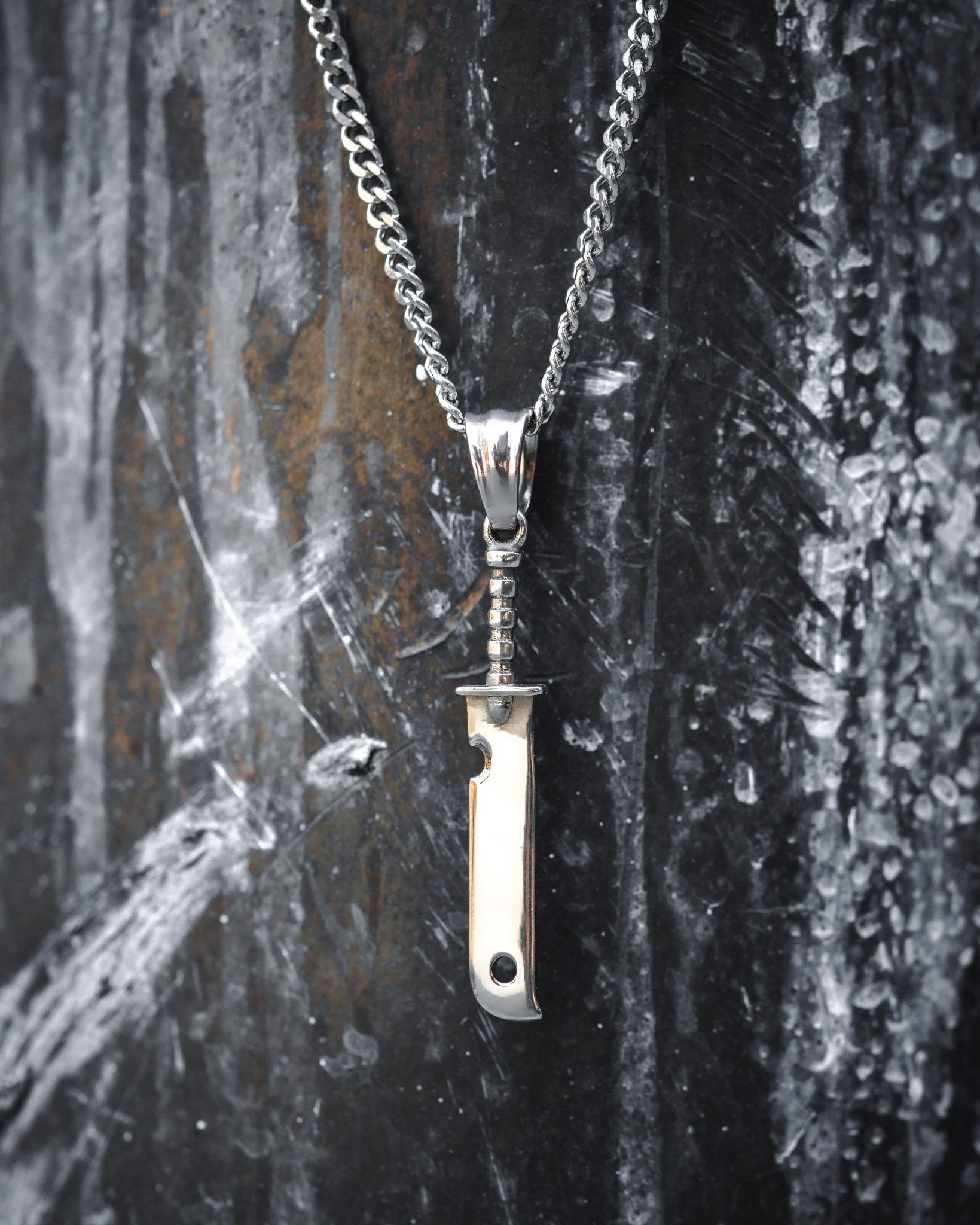Naruto™ Zabuza's Sword Pendant - DelsBricks Toys & CollectiblesPENDANTDelsBricks Toys & CollectiblesMISTERVERSE
