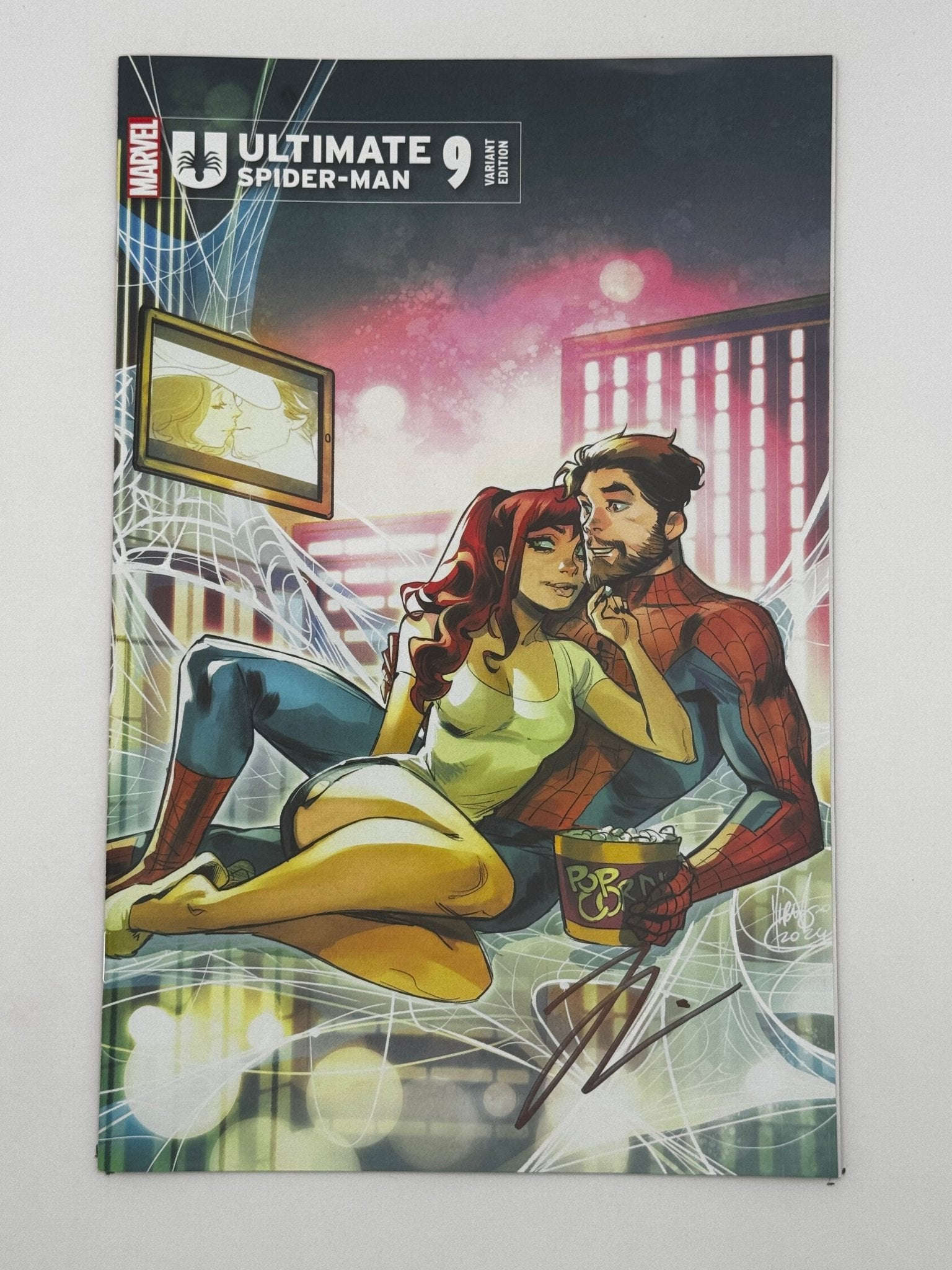 [Signed by Hickman] Ultimate Spider - Man 9 Unknown Comics Andolfo Exclusive Var [INST] - DelsBricks Toys & CollectiblesCOMIC BOOKDelsBricks Toys & CollectiblesUnknown Comic Books