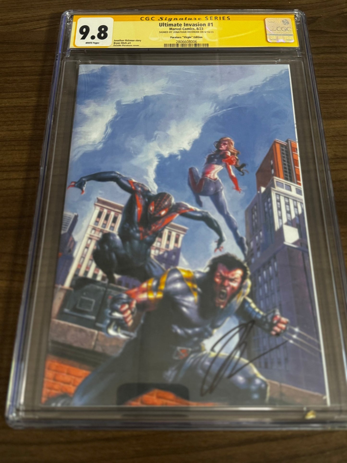 ULTIMATE INVASION 1 [SIGNED JONATHAN HICKMAN] DAVIDE PARATORE EXCLUSIVE VIRGIN VAR CGC 9.8 SS YELLOW LABEL [IN STOCK] - DelsBricks Toys & CollectiblesCOMIC BOOKDelsBricks Toys & CollectiblesUnknown Comic Books