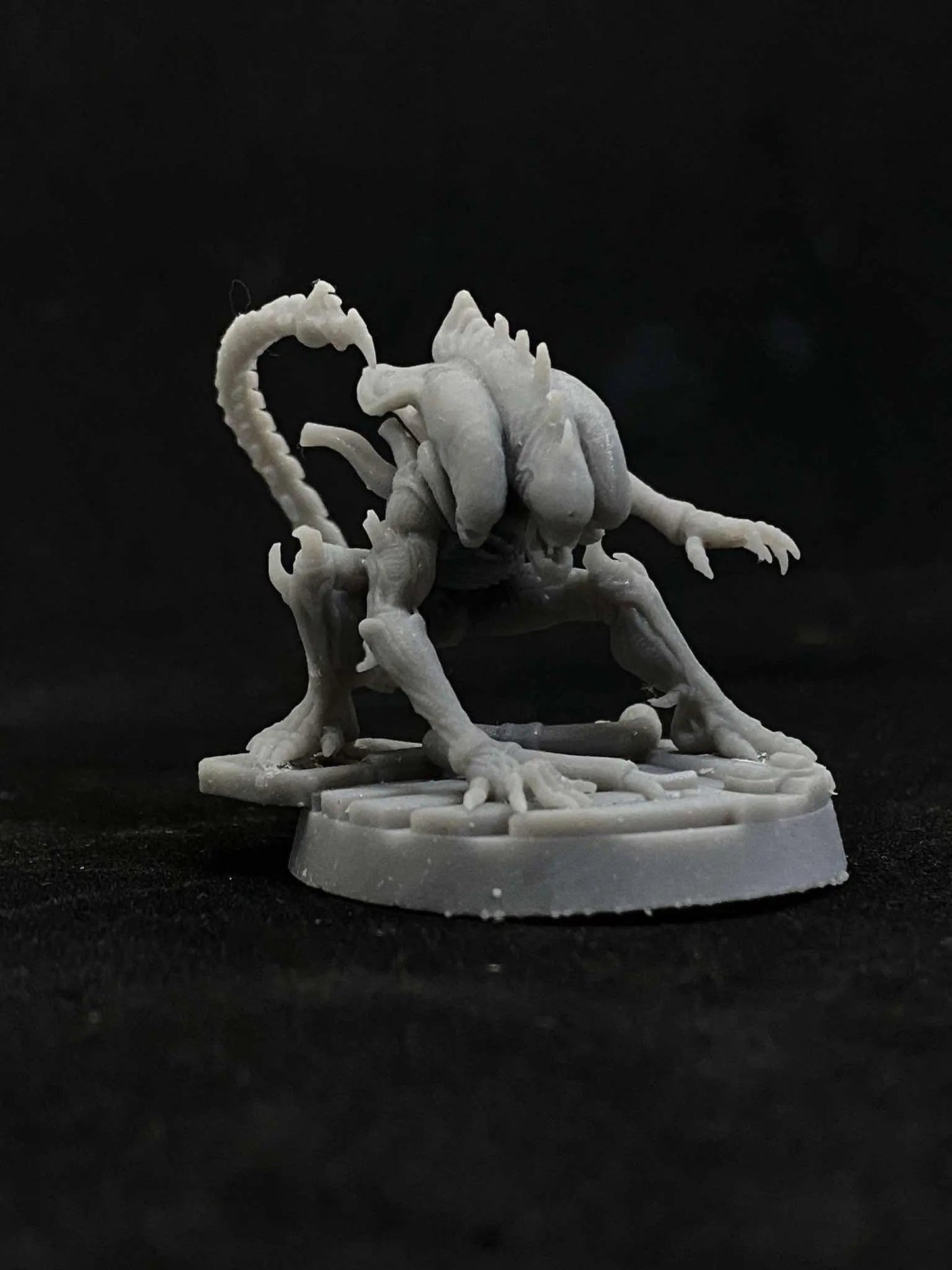Xeno Cerberus by Papsikels Miniature, 30mm Miniature, 32mm Scale, War Gaming, Proxy for Alien, Table top gaming, Sci - fi, Aliens - DelsBricks Toys & CollectiblesResin Printed MiniatureDelsBricks Toys & CollectiblesMega Diamonds & Schwartzreiter Mini Forge