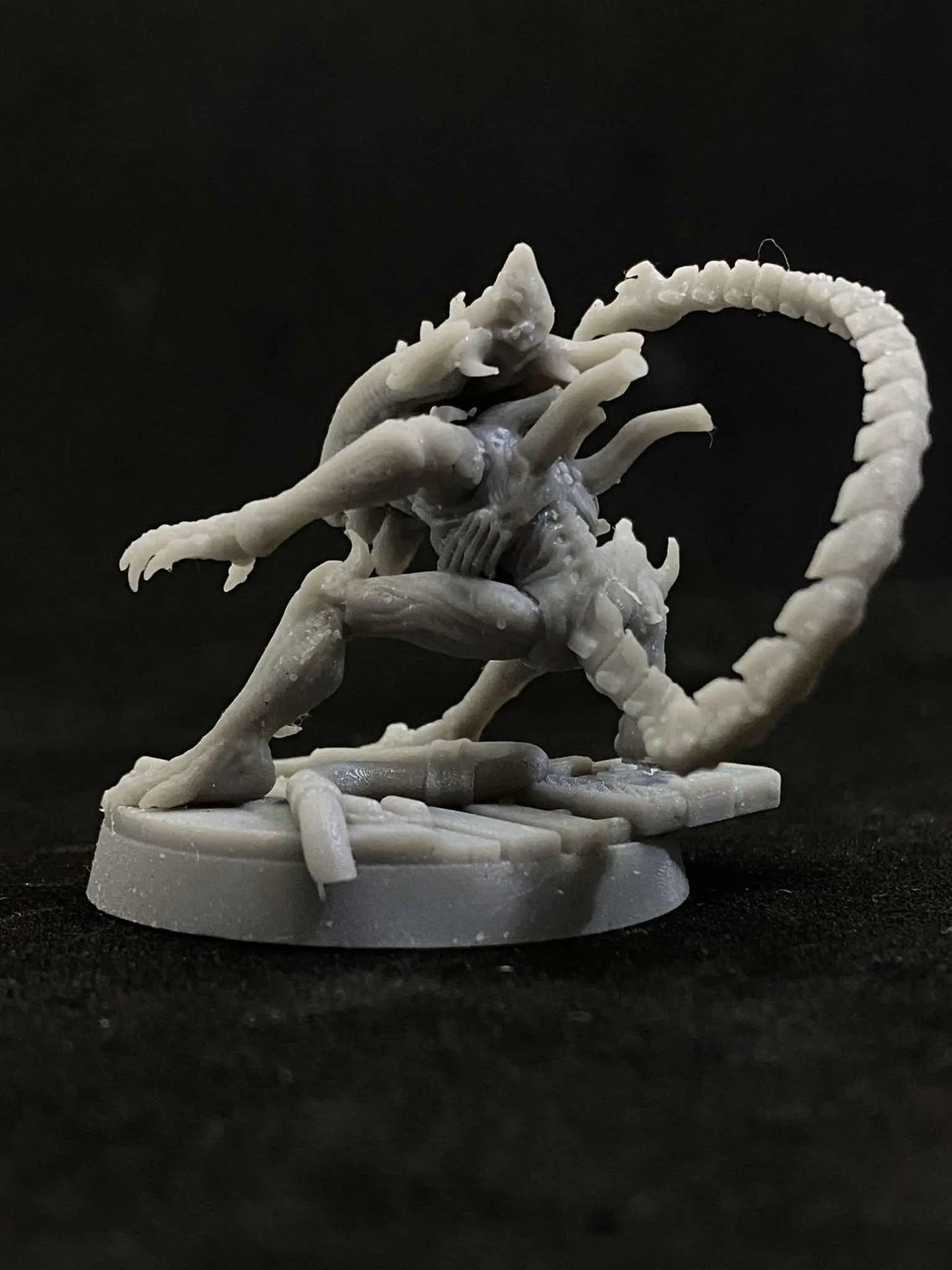 Xeno Cerberus by Papsikels Miniature, 30mm Miniature, 32mm Scale, War Gaming, Proxy for Alien, Table top gaming, Sci - fi, Aliens - DelsBricks Toys & CollectiblesResin Printed MiniatureDelsBricks Toys & CollectiblesMega Diamonds & Schwartzreiter Mini Forge