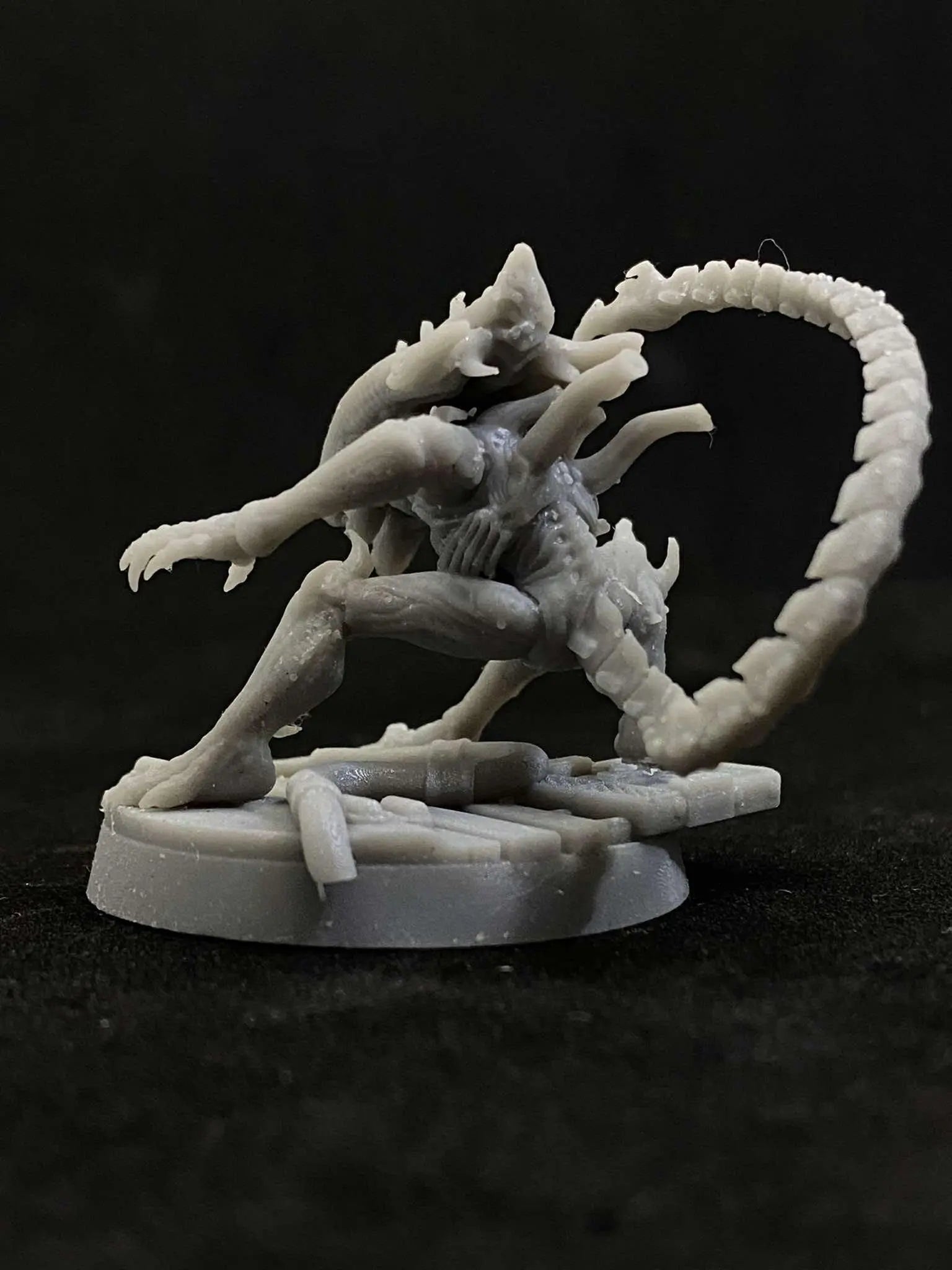 Xeno Cerberus by Papsikels Miniature, 30mm Miniature, 32mm Scale, War Gaming, Proxy for Alien, Table top gaming, Sci - fi, Aliens - DelsBricks Toys & CollectiblesResin Printed MiniatureDelsBricks Toys & CollectiblesMega Diamonds & Schwartzreiter Mini Forge