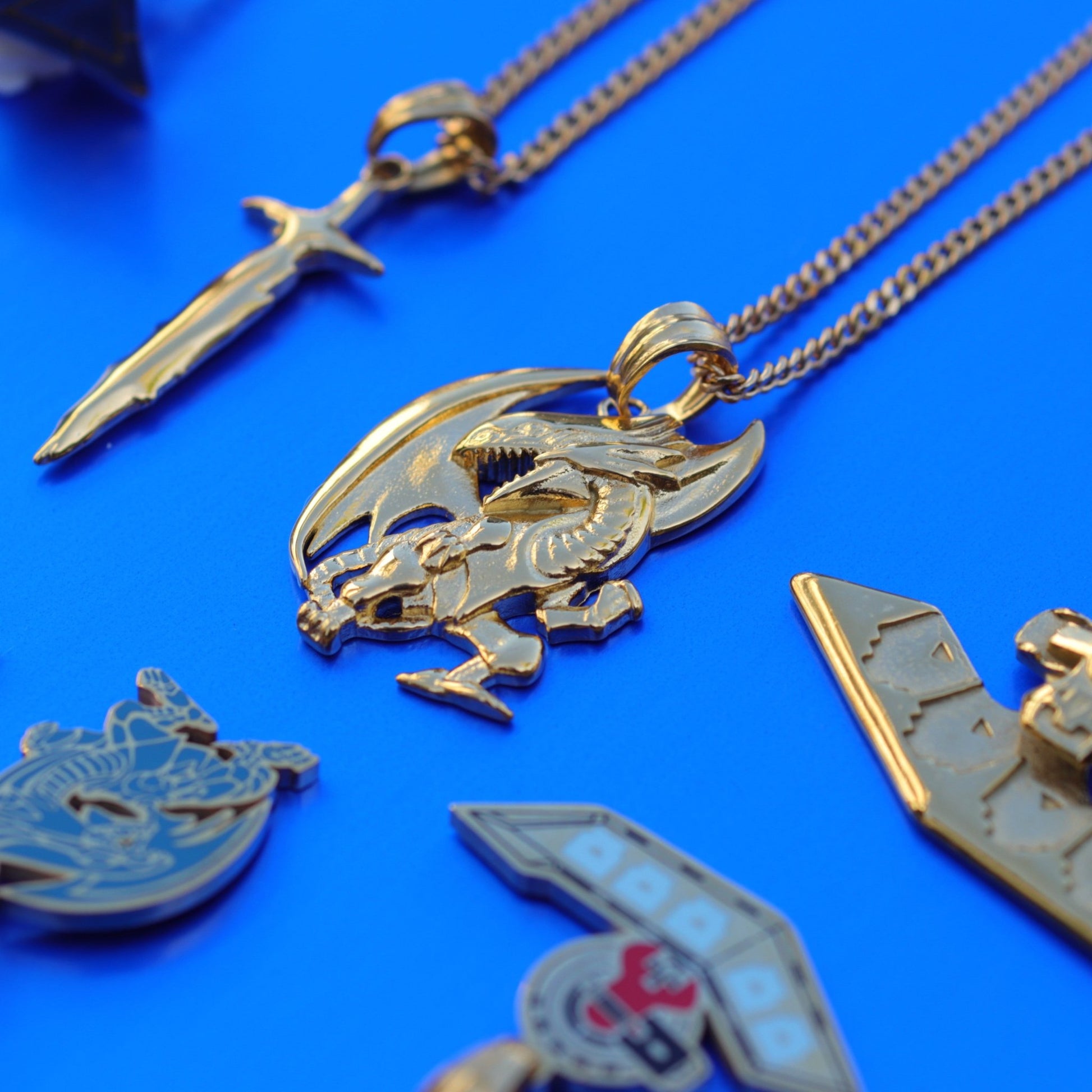 Yu - Gi - Oh!™ Blue Eyes White Dragon Pendant - DelsBricks Toys & CollectiblesPENDANTDelsBricks Toys & CollectiblesMISTERVERSE