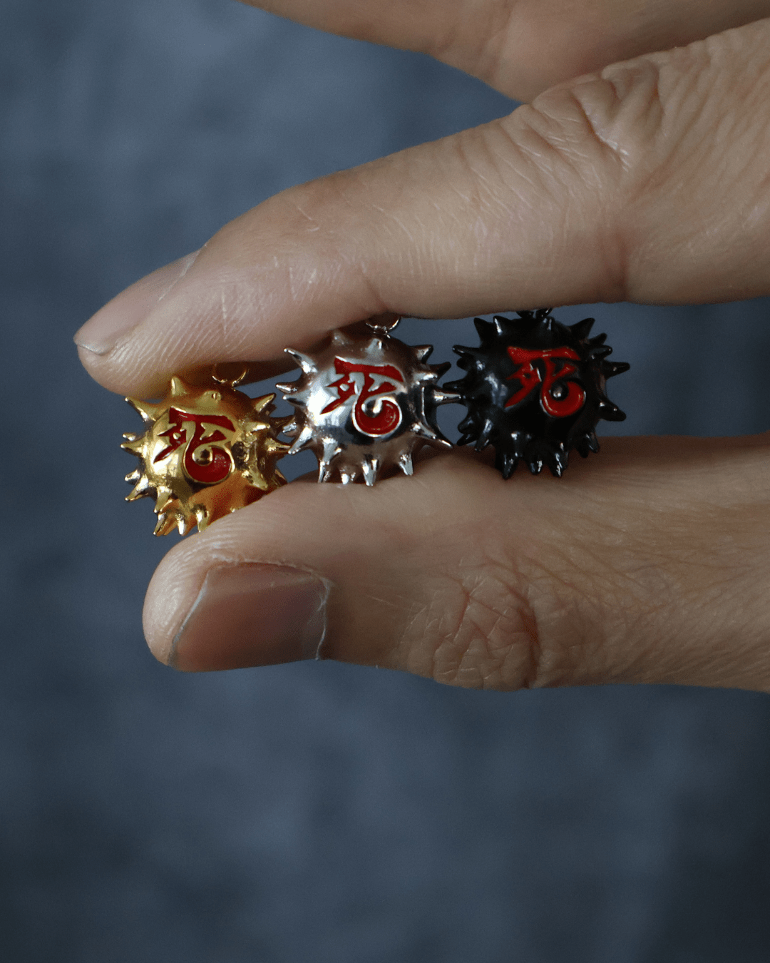 Yu - Gi - Oh!™ Crush Card Virus Pendant - DelsBricks Toys & CollectiblesPENDANTDelsBricks Toys & CollectiblesMISTERVERSE